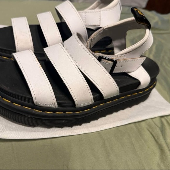 DR. MARTENS BLAIRE SANDALS
Size 9 (EU41) - Picture 3 of 7
